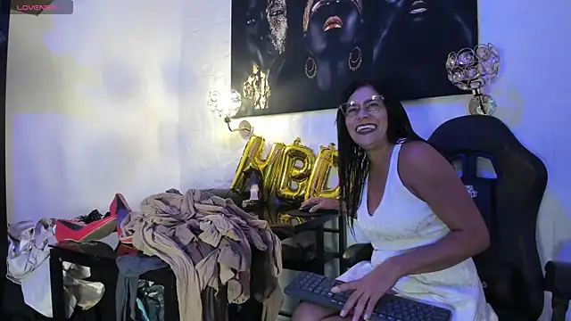 miss lucero1 online show from 10.06.25