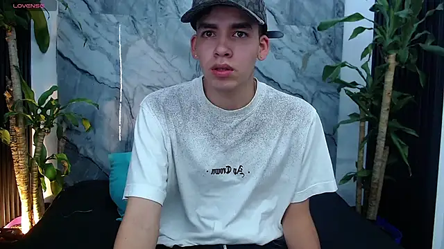 Mike 0233  online show from 02.15.25