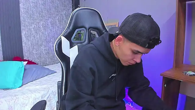 Mike 0233  online show from 03.06.25