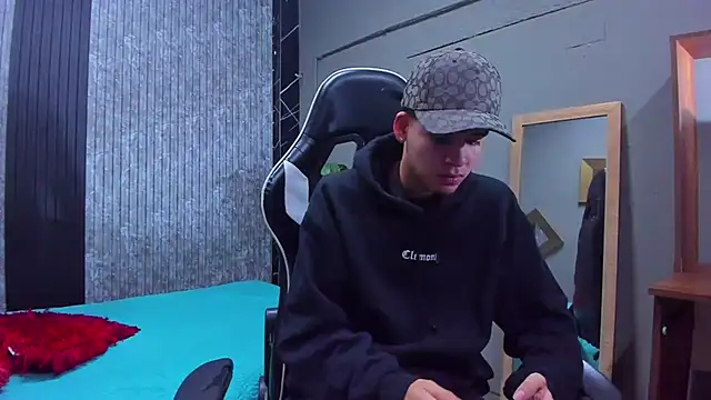 Mike 0233  online show from 03.08.25