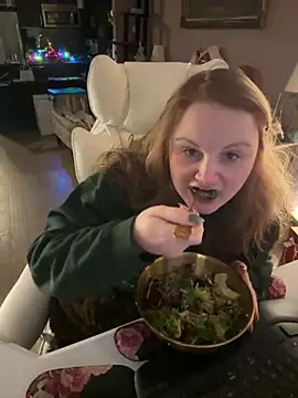 Snapshot of GingerSnap33 chatting on 12.10.24 GingerSnap33 online show from 12.10.24