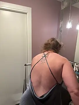 Snapshot of GingerSnap33 chatting on 12.15.24 GingerSnap33 online show from 12.15.24