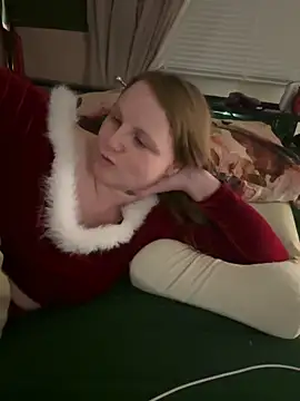 Snapshot of GingerSnap33 chatting on 12.19.24 GingerSnap33 online show from 12.19.24