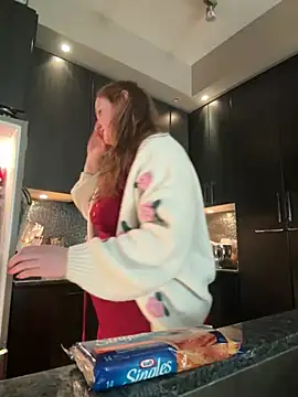 Snapshot of GingerSnap33 chatting on 01.25.25 GingerSnap33 online show from 01.25.25