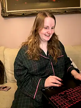 Snapshot of GingerSnap33 chatting on 11.02.25 GingerSnap33 online show from 11.02.25