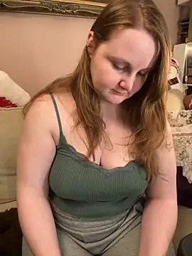 Snapshot of GingerSnap33 chatting on 11.26.25 GingerSnap33 online show from 11.26.25