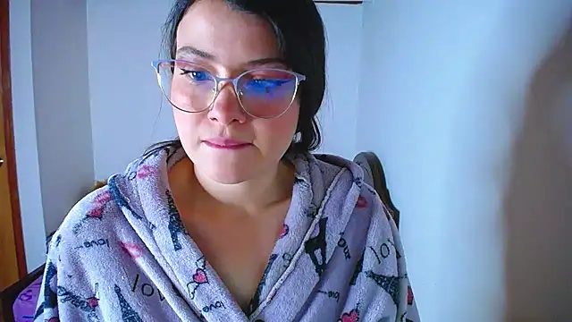 juli05star20 online show from 10.05.25