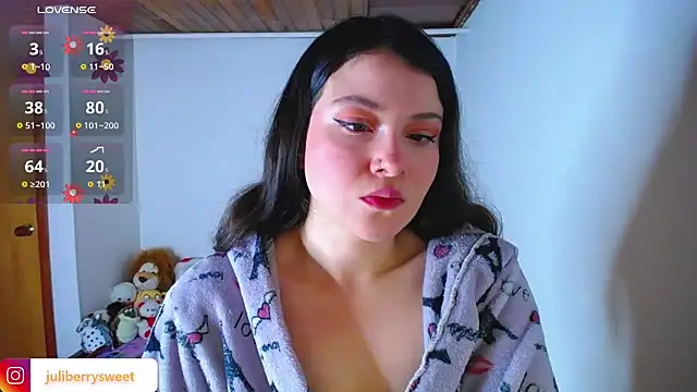 juli05star20 online show from 10.18.25