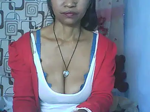 Snapshot of nene_belle chatting on 05.15.26 nene belle online show from 05.15.26