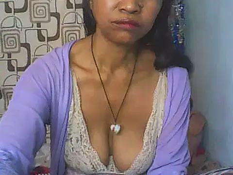 Snapshot of nene_belle chatting on 05.28.26 nene belle online show from 05.28.26