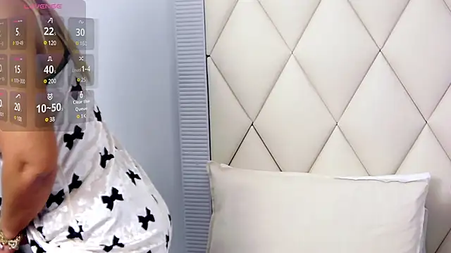 Snapshot of GinaBear chatting on 03.15.25 GinaBear online show from 03.15.25