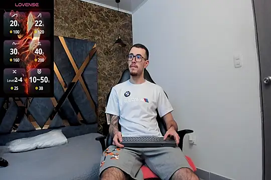 Snapshot of CodyWalkerR chatting on 01.07.25 CodyWalkerR online show from 01.07.25