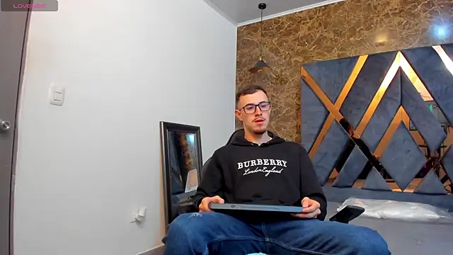 Snapshot of CodyWalkerR chatting on 02.05.25 CodyWalkerR online show from 02.05.25