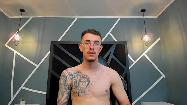 Snapshot of CodyWalkerR chatting on 09.26.25 CodyWalkerR online show from 09.26.25