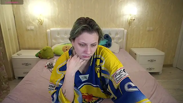 LunaaMayy online show from 02.17.26