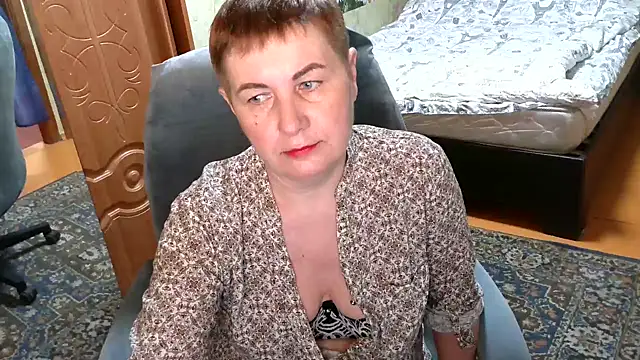 NicoleOlla online show from 02.14.25