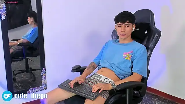 cute diego  online show from 12.10.24