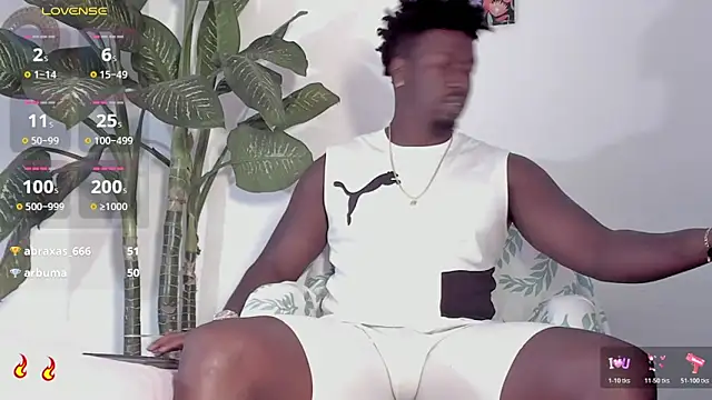 Snapshot of michaell_james7 chatting on 11.25.25 michaell james7 online show from 11.25.25