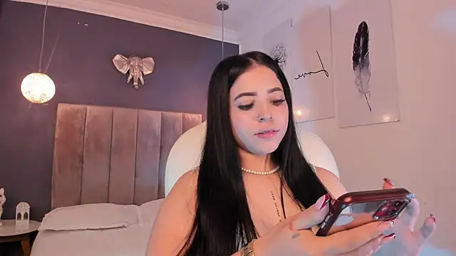 Maaiitee online show from 03.15.25