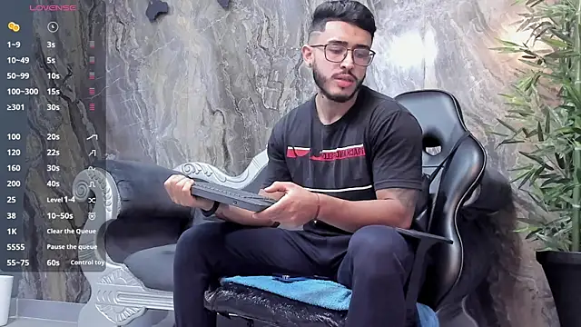 Liam Kleiin online show from 01.09.25