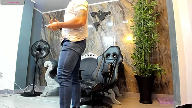 Liam Kleiin online show from 02.13.25