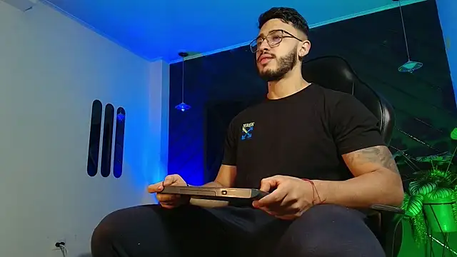 Liam Kleiin online show from 04.11.26