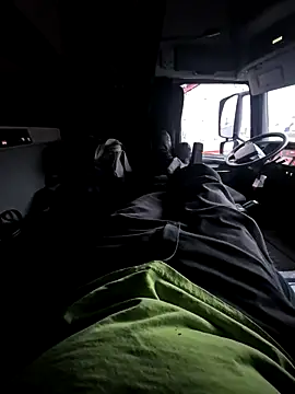 Snapshot of smartzy chatting on 10.16.25 smartzy online show from 10.16.25