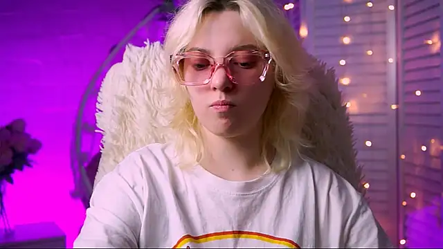 Snapshot of RocKStone_ chatting on 02.10.25 RocKStone online show from 02.10.25