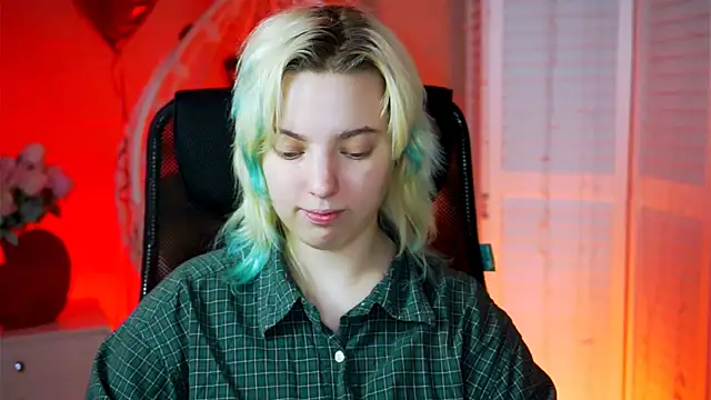 Snapshot of RocKStone_ chatting on 02.18.25 RocKStone online show from 02.18.25