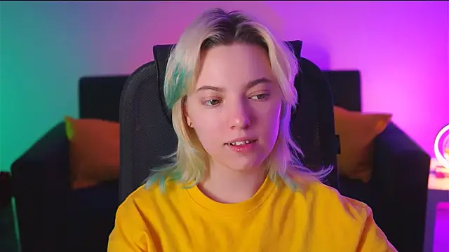 Snapshot of RocKStone_ chatting on 02.21.25 RocKStone online show from 02.21.25