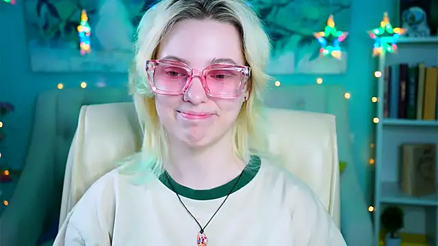 Snapshot of RocKStone_ chatting on 03.08.25 RocKStone online show from 03.08.25