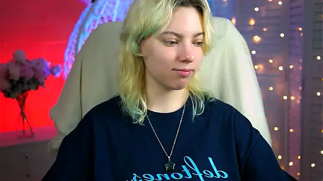 Snapshot of RocKStone_ chatting on 03.18.25 RocKStone online show from 03.18.25