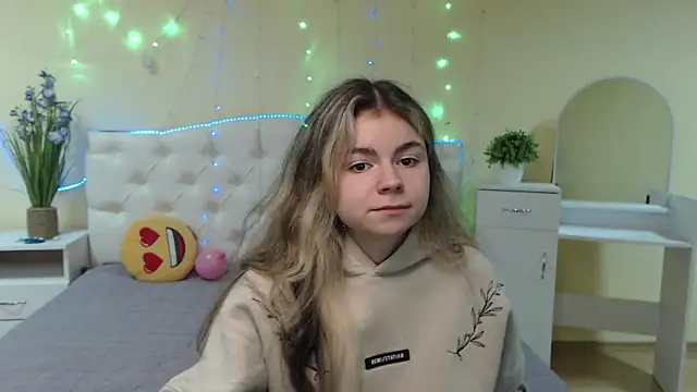 TinaRedly online show from 01.15.25