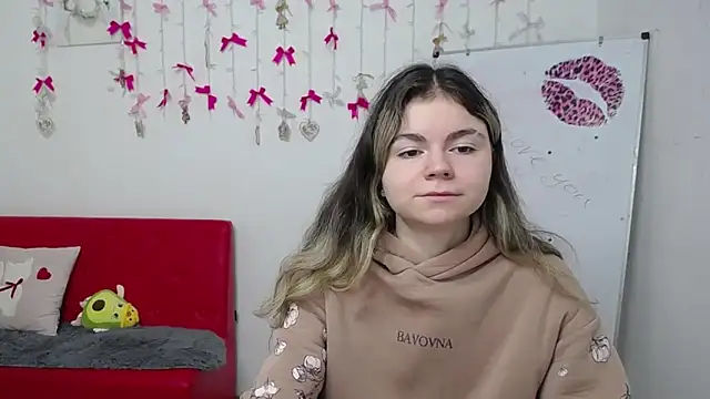 TinaRedly online show from 04.17.26