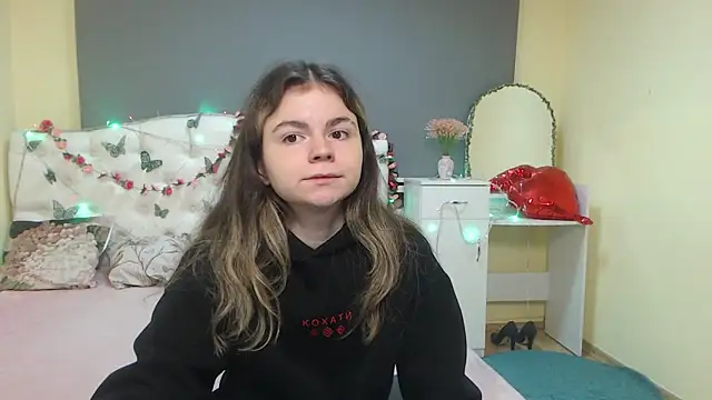 TinaRedly online show from 04.19.26