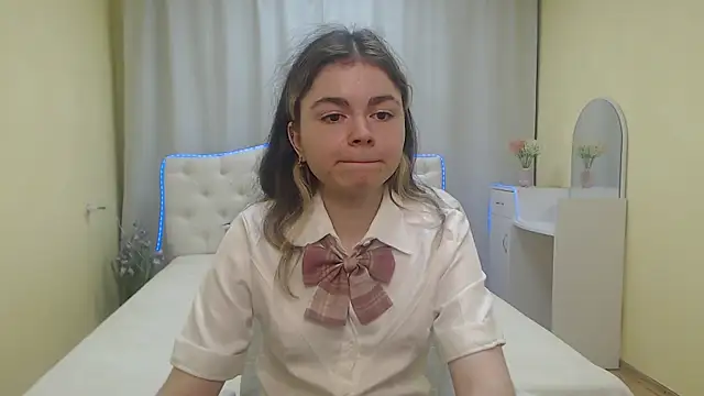 Snapshot of TinaRedly chatting on 07.02.26 TinaRedly online show from 07.02.26