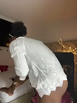 kellya  online show from 09.21.25