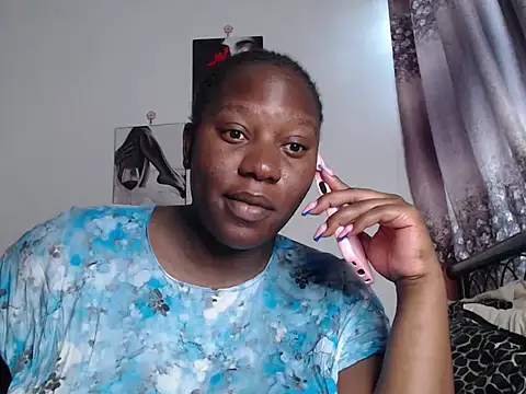 Snapshot of Whimsicalwillow chatting on 11.13.25 Whimsicalwillow online show from 11.13.25