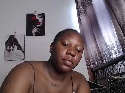 Snapshot of Whimsicalwillow chatting on 11.17.25 Whimsicalwillow online show from 11.17.25