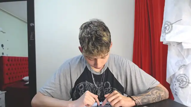 Snapshot of _Thomas_hot_ chatting on 12.31.24 Thomas hot online show from 12.31.24