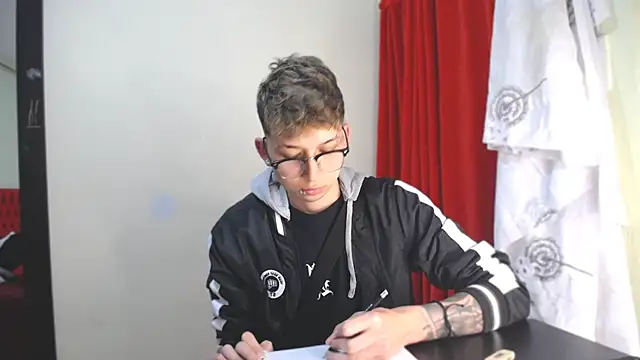 Snapshot of _Thomas_hot_ chatting on 01.03.25 Thomas hot online show from 01.03.25