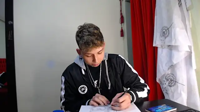 Snapshot of _Thomas_hot_ chatting on 01.03.25 Thomas hot online show from 01.03.25