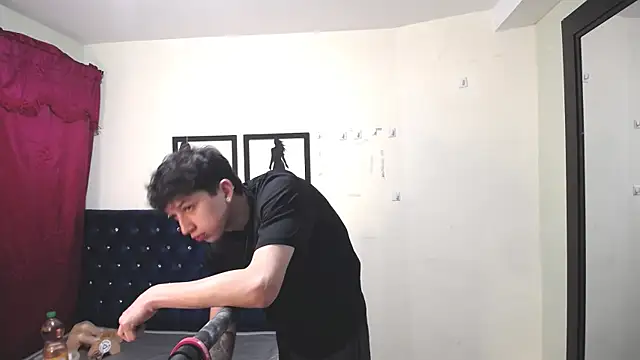 Snapshot of _Thomas_hot_ chatting on 11.06.25 Thomas hot online show from 11.06.25