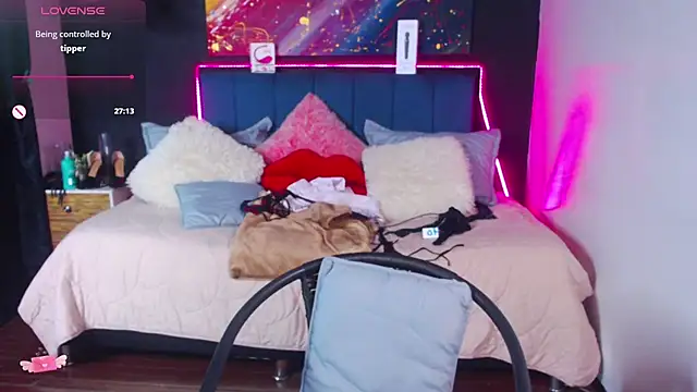 megan collins96 online show from 01.23.25