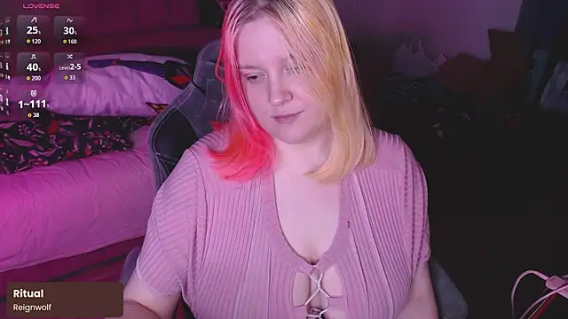 Snapshot of lissamuff chatting on 05.27.26 lissamuff online show from 05.27.26