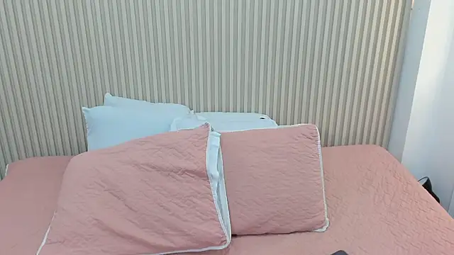 Snapshot of charlottebrowns_ chatting on 03.06.26 charlottebrowns online show from 03.06.26