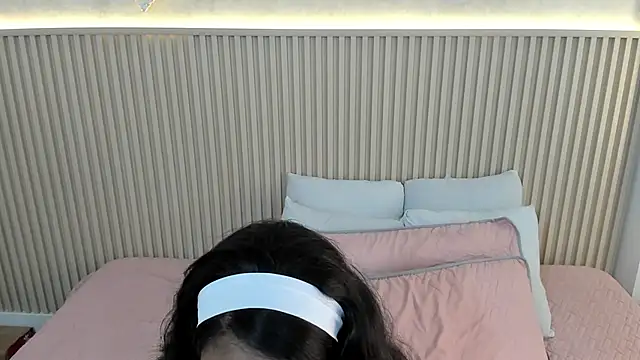 Snapshot of charlottebrowns_ chatting on 03.28.26 charlottebrowns online show from 03.28.26