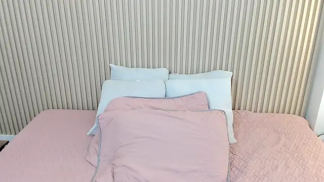 Snapshot of charlottebrowns_ chatting on 04.06.26 charlottebrowns online show from 04.06.26