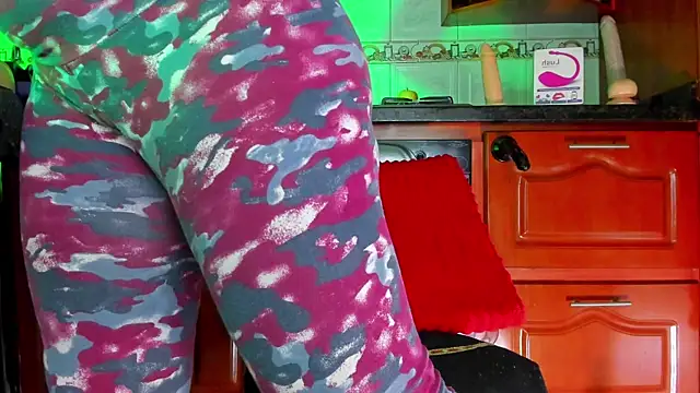 Snapshot of LaureenHills chatting on 01.15.25 LaureenHills online show from 01.15.25