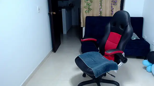 Snapshot of kaira_sweet_ chatting on 10.19.25 kaira sweet online show from 10.19.25